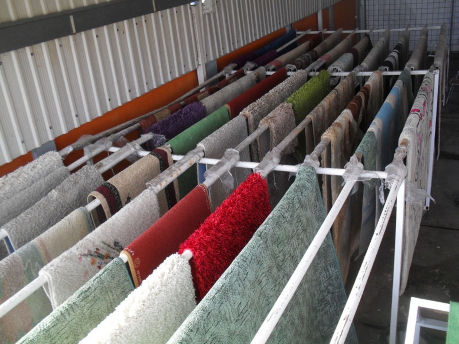 Sušenje tepiha na stalkovima